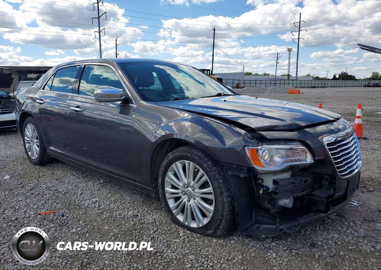 2014 Chrysler 300C VIN:2C3CCAKG8EH260285 - 4