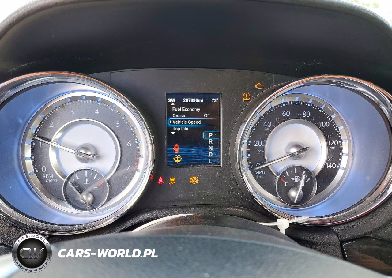 2014 Chrysler 300C VIN:2C3CCAKG8EH260285 - 9