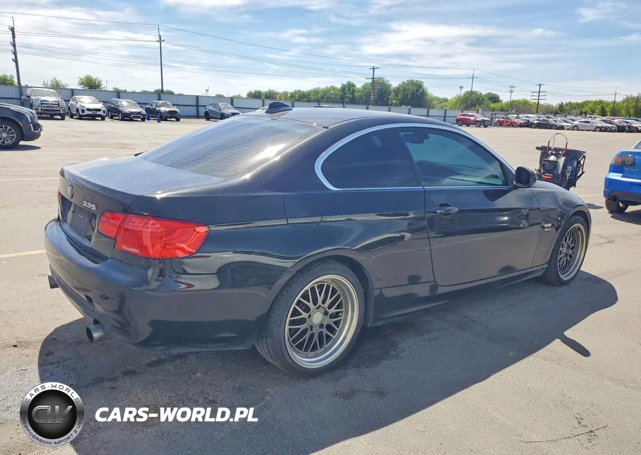 2011 BMW 335 Xi VIN:WBAKF9C55BE261582 - 3