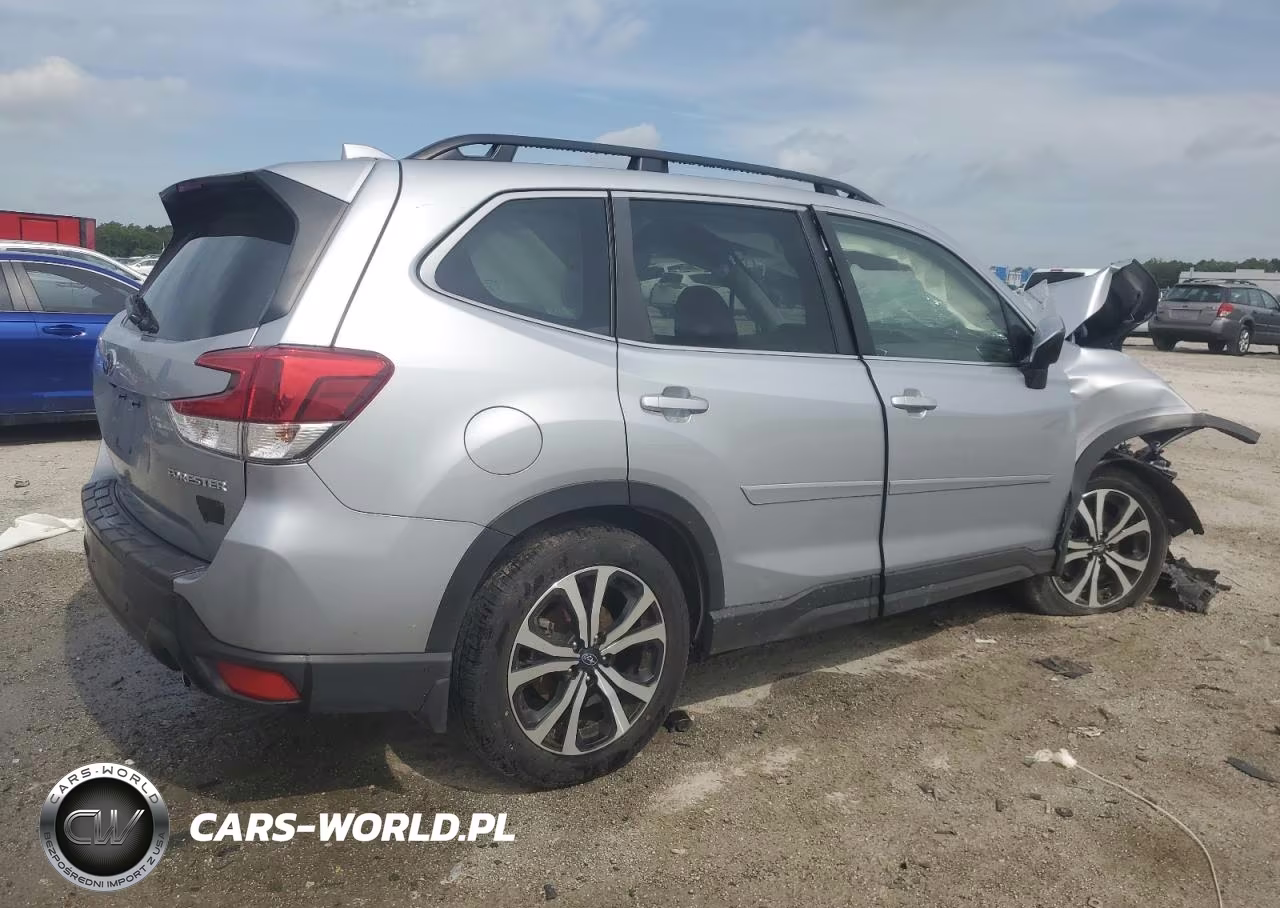 2023 Subaru Forester Limited VIN:JF2SKAPC5PH539915 - 3