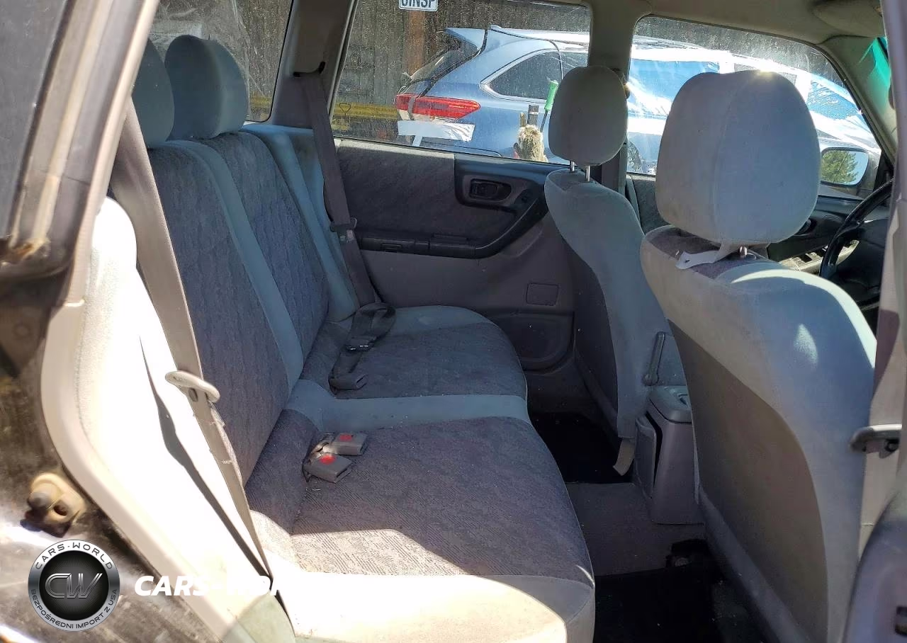 2000 Subaru Forester L VIN:JF1SF6358YG719474 - 10