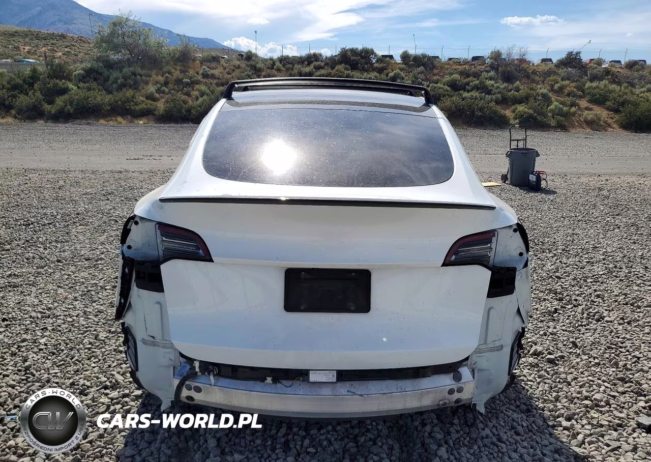 2020 Tesla Model Y VIN:5YJYGDEE4LF055759 - 6