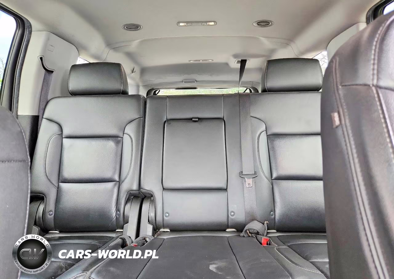 2018 Chevrolet Suburan VIN:1GNSKHKC4JR238611 - 10