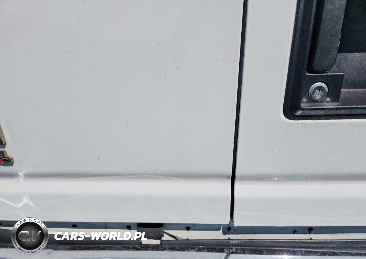 2009 Ford Econoline E350 Super Duty Wagon VIN:1FBSS31L49DA74108 - 10