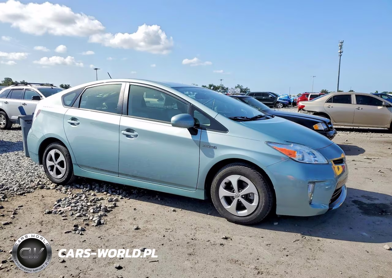 2015 Toyota Prius Four VIN:JTDKN3DUXF1900464 - 4