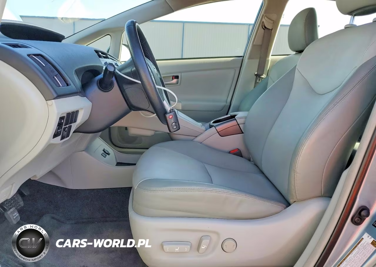 2015 Toyota Prius Four VIN:JTDKN3DUXF1900464 - 7