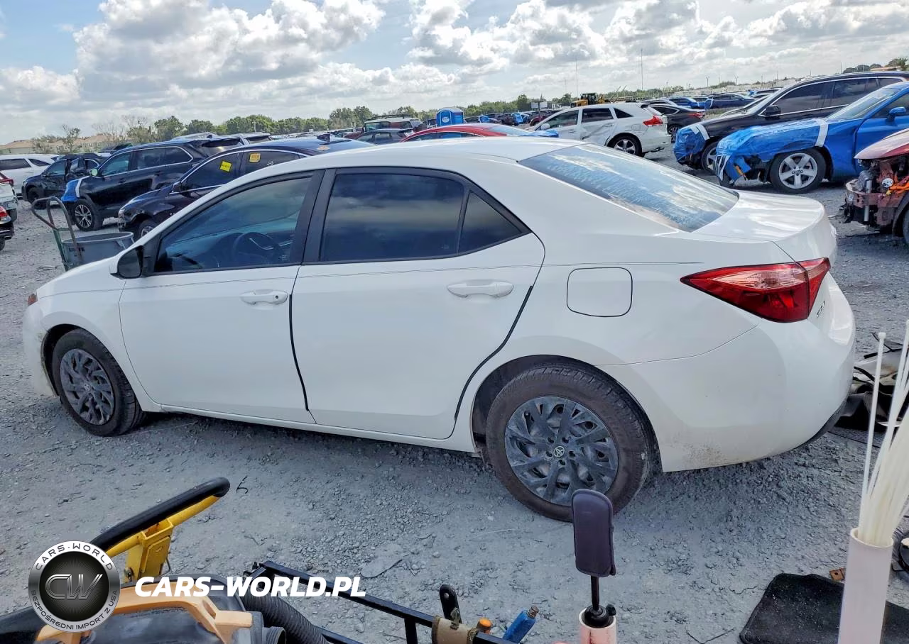 2017 Toyota Corolla Le VIN:2T1BURHE1HC852702 - 2