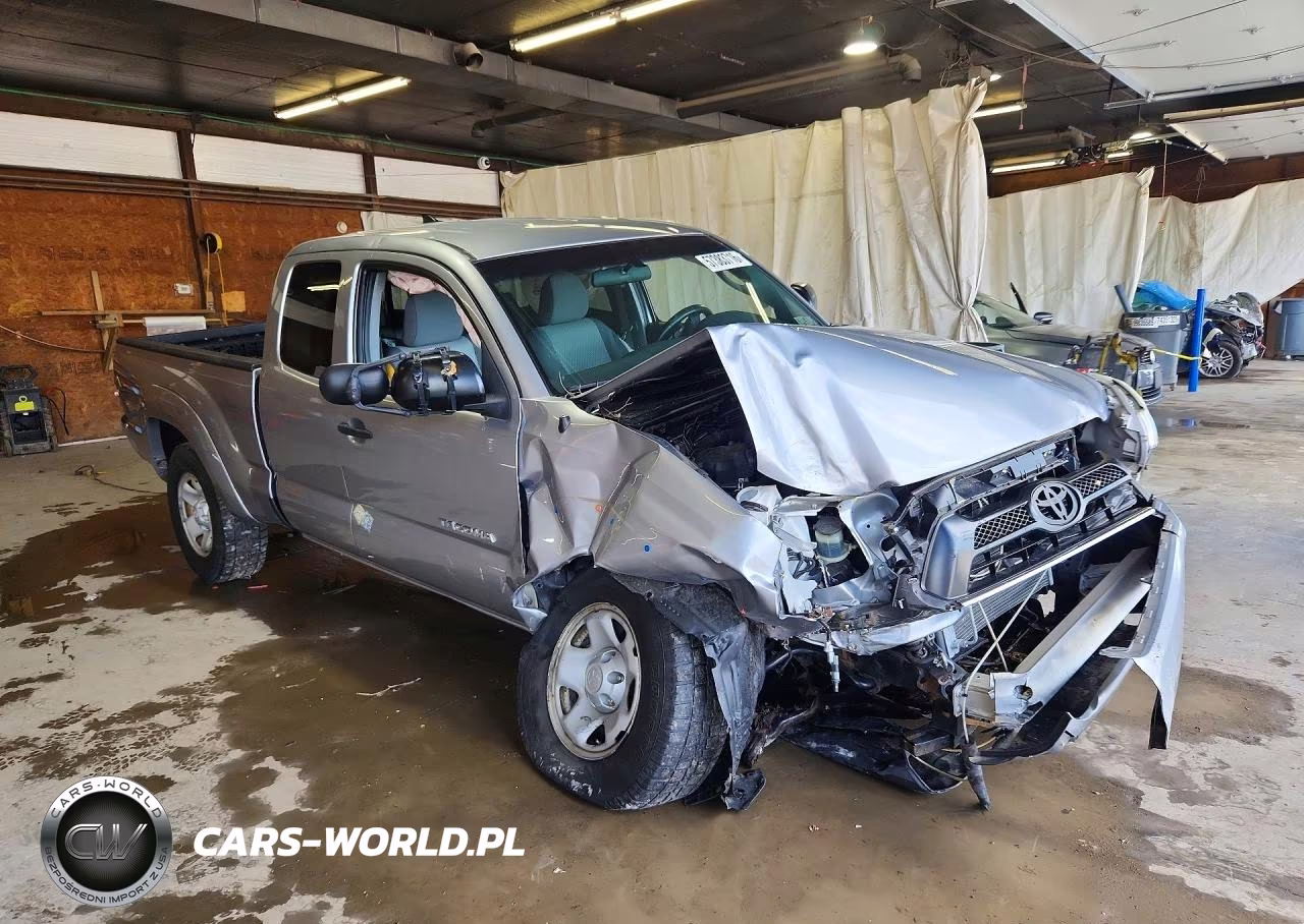 2015 Toyota Tacoma V6 VIN:5TFUU4EN5FX148002 - 4