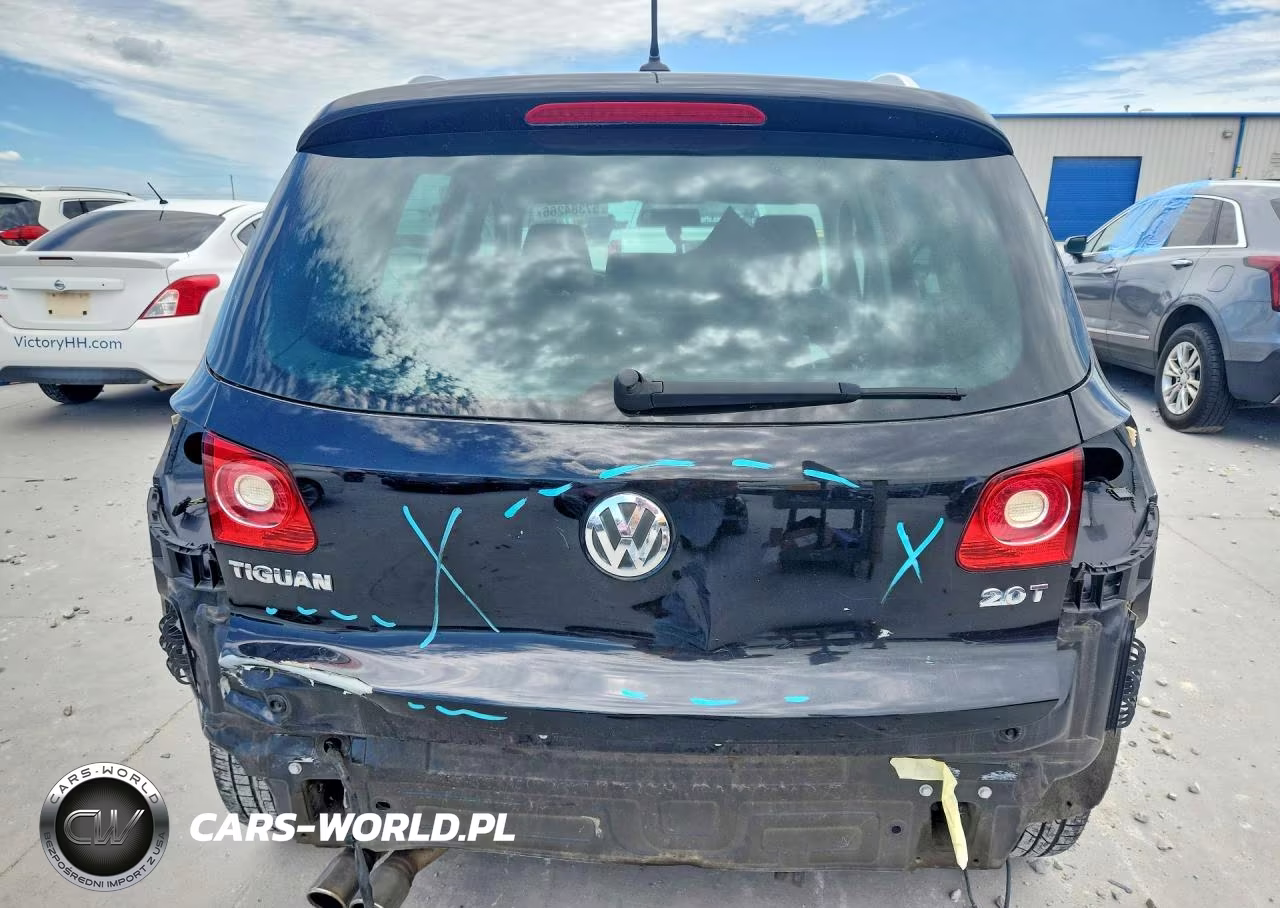 2010 Volkswagen Tiguan S VIN:WVGAV7AX9AW523456 - 6