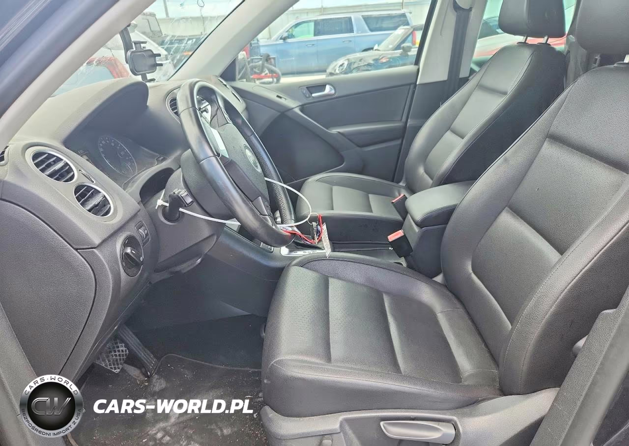 2010 Volkswagen Tiguan S VIN:WVGAV7AX9AW523456 - 7
