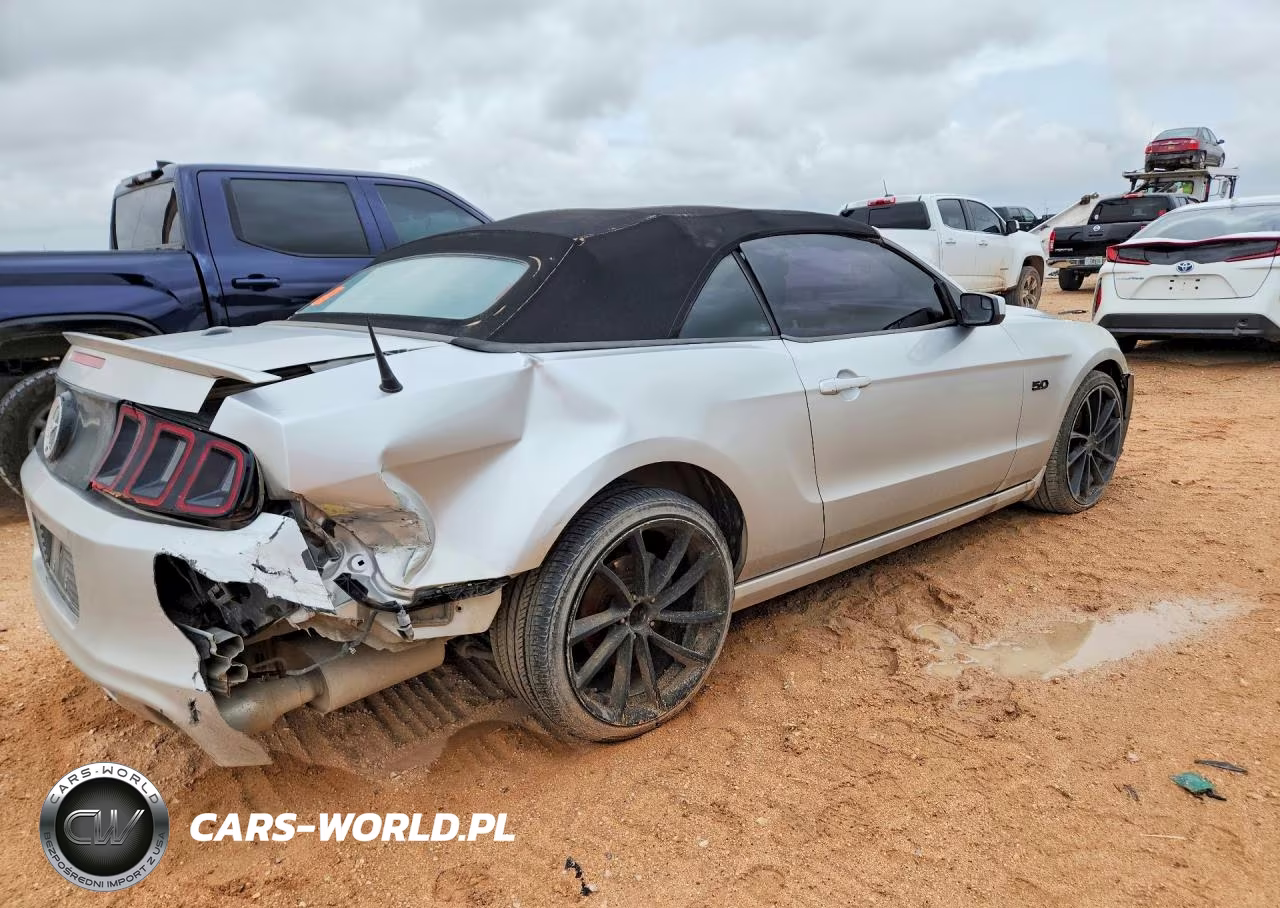 2014 Ford Mustang VIN:1ZVBP8EM6E5243656 - 3