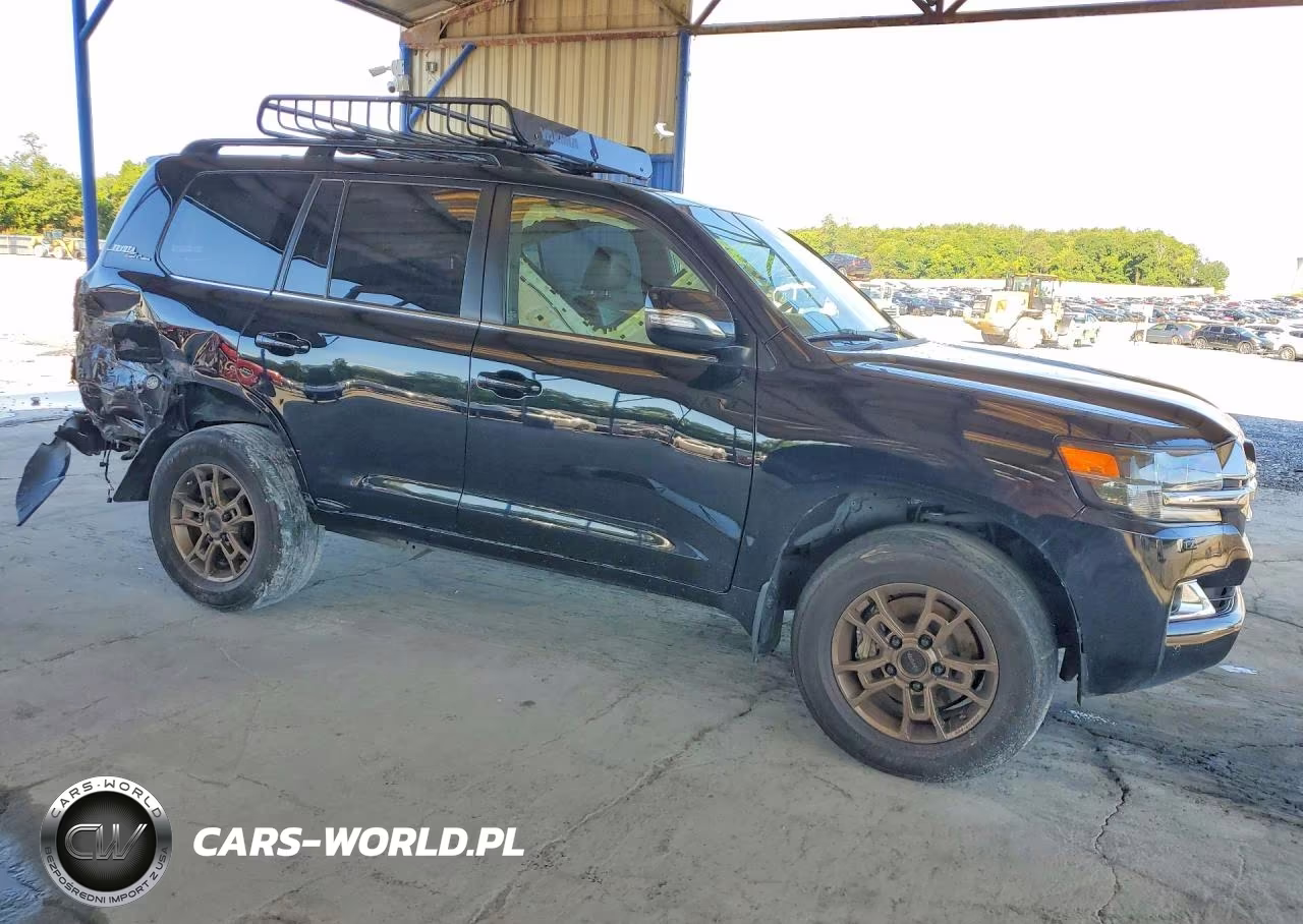 2020 Toyota Land Cruiser Heritage Edition VIN:JTMCY7AJ0L4089619 - 4