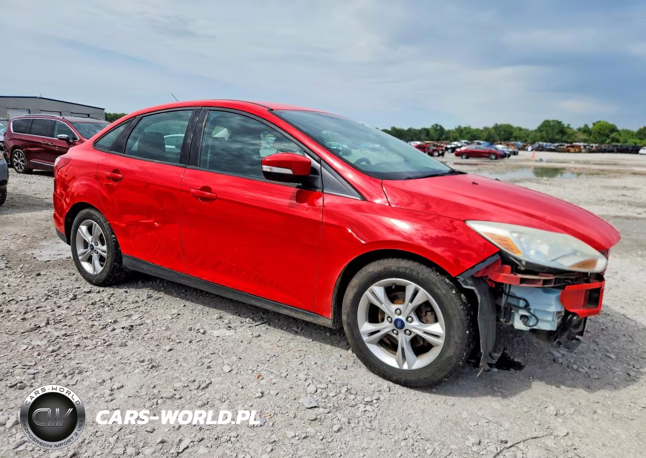 2014 Ford Focus Se VIN:1FADP3F21EL304991 - 4