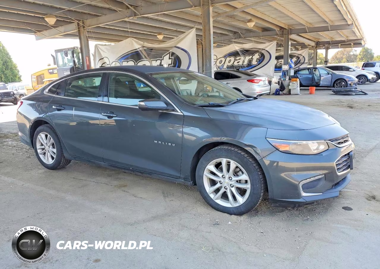 2016 Chevrolet Malibu Lt VIN:1G1ZE5ST2GF306923 - 4