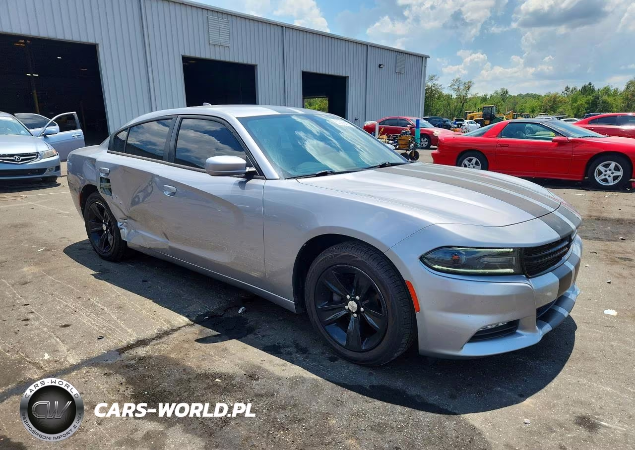 2018 Dodge Charger Sxt Plus VIN:2C3CDXHG4JH156359 - 4