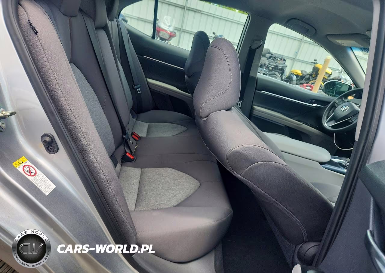 2019 Toyota Camry Le VIN:4T1B11HK9KU751283 - 10