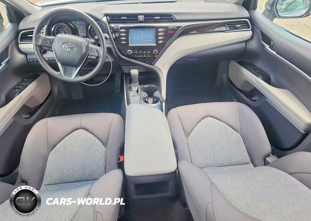 2019 Toyota Camry Le VIN:4T1B11HK9KU751283 - 8