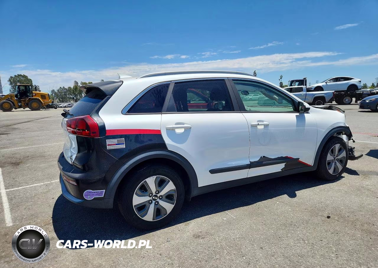 2019 Kia Niro Lx VIN:KNDCM3LD8K5252182 - 3