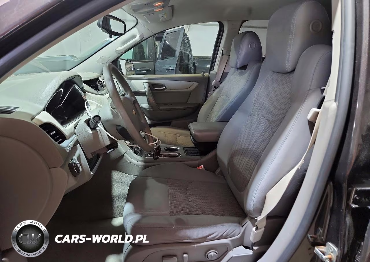2017 Chevrolet Traverse Ls VIN:1GNKRFKD4HJ266054 - 7