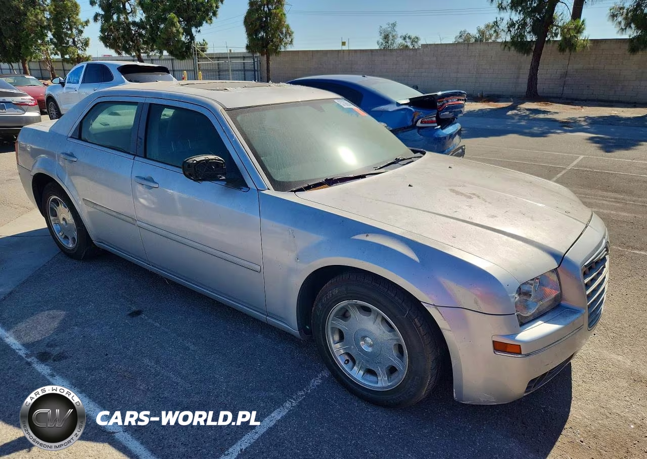 2005 Chrysler 300 Touring VIN:2C3JA53G95H154799 - 4
