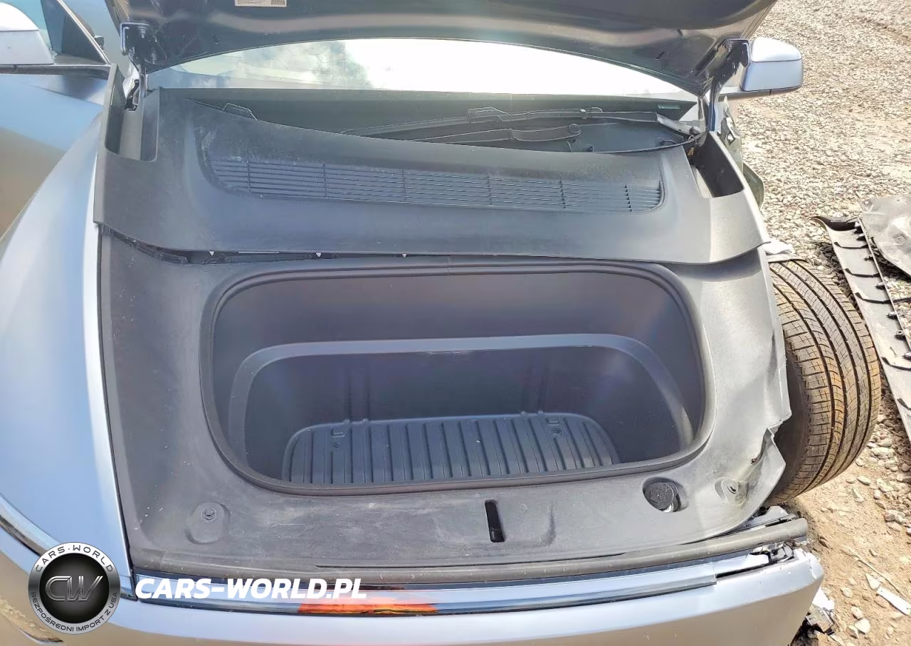 2026 Tesla Model Y VIN:7SAYGDEE8TA452729 - 12