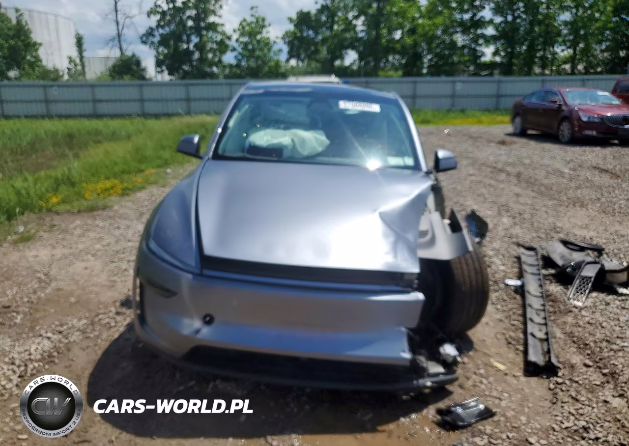 2026 Tesla Model Y VIN:7SAYGDEE8TA452729 - 5