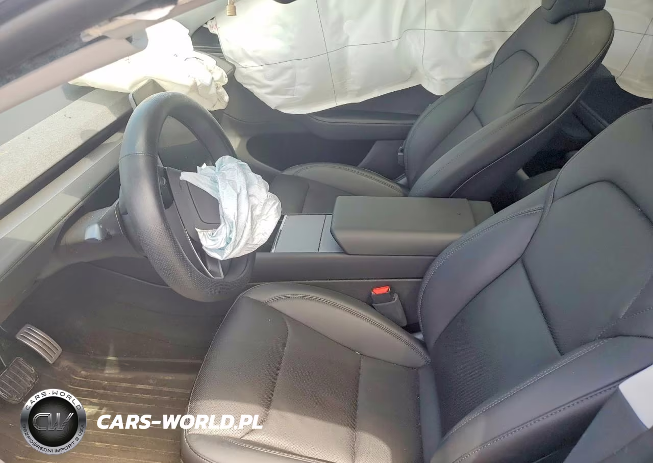 2026 Tesla Model Y VIN:7SAYGDEE8TA452729 - 7