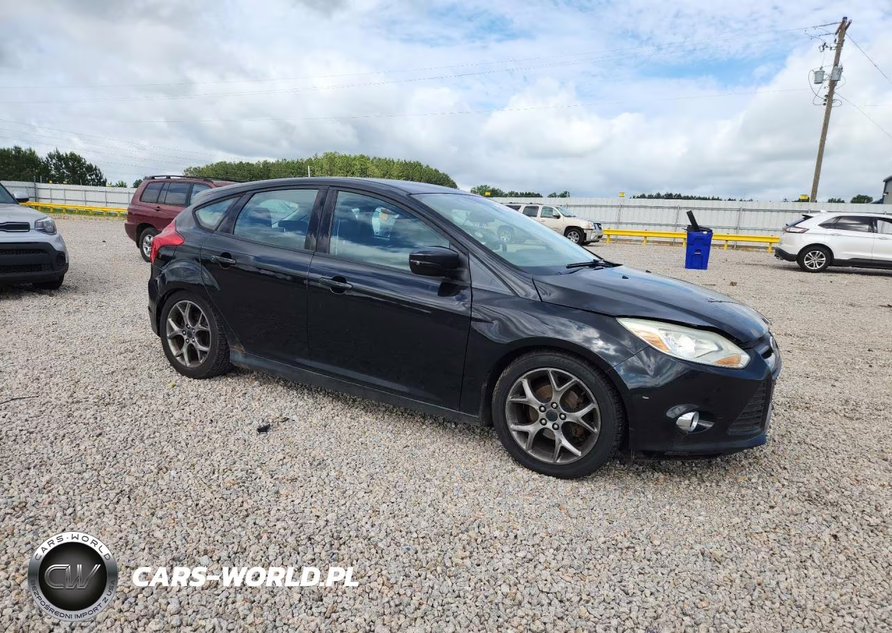2014 Ford Focus Se VIN:1FADP3K21EL209949 - 4