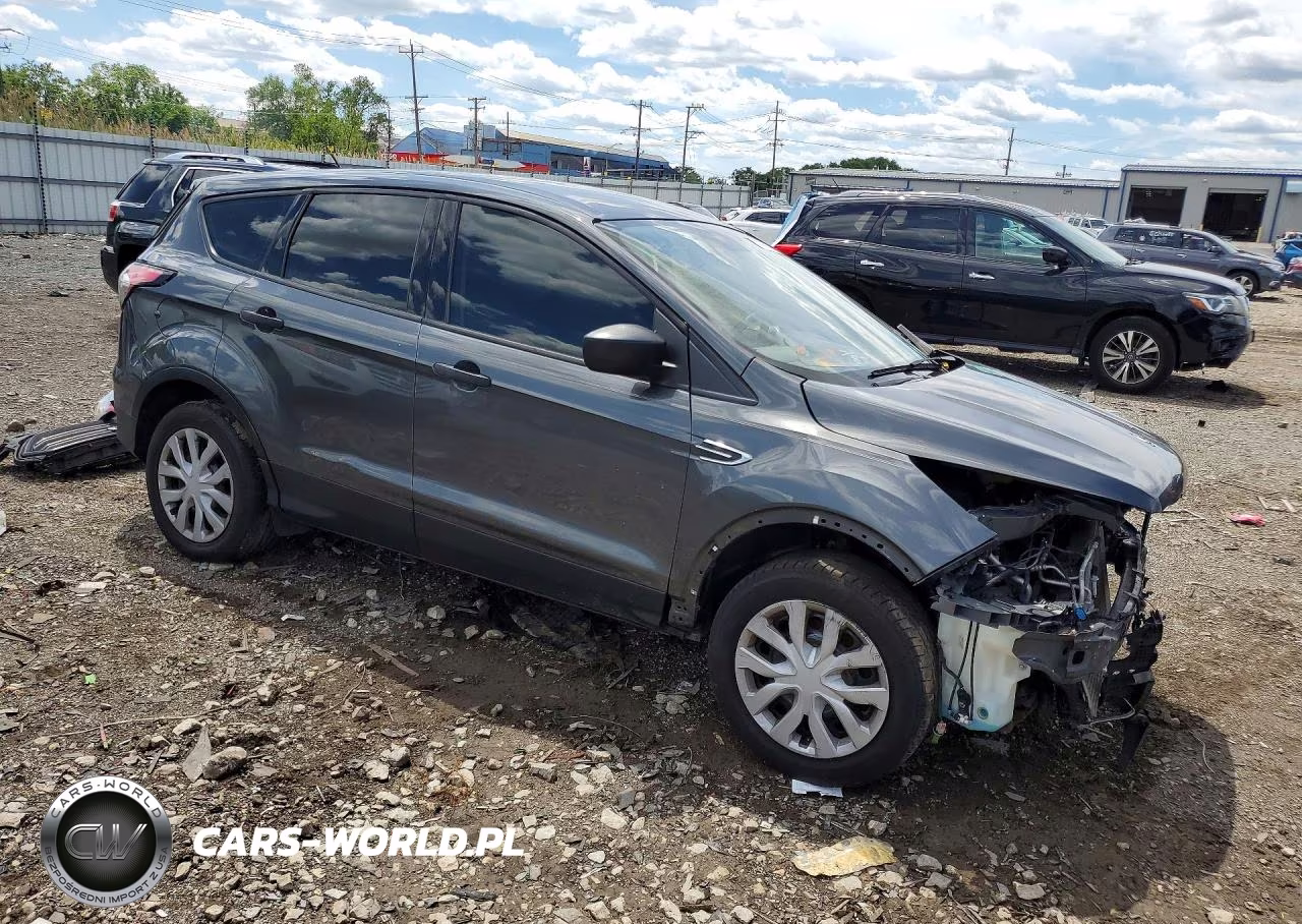 2018 Ford Escape S VIN:1FMCU0F7XJUB68689 - 4