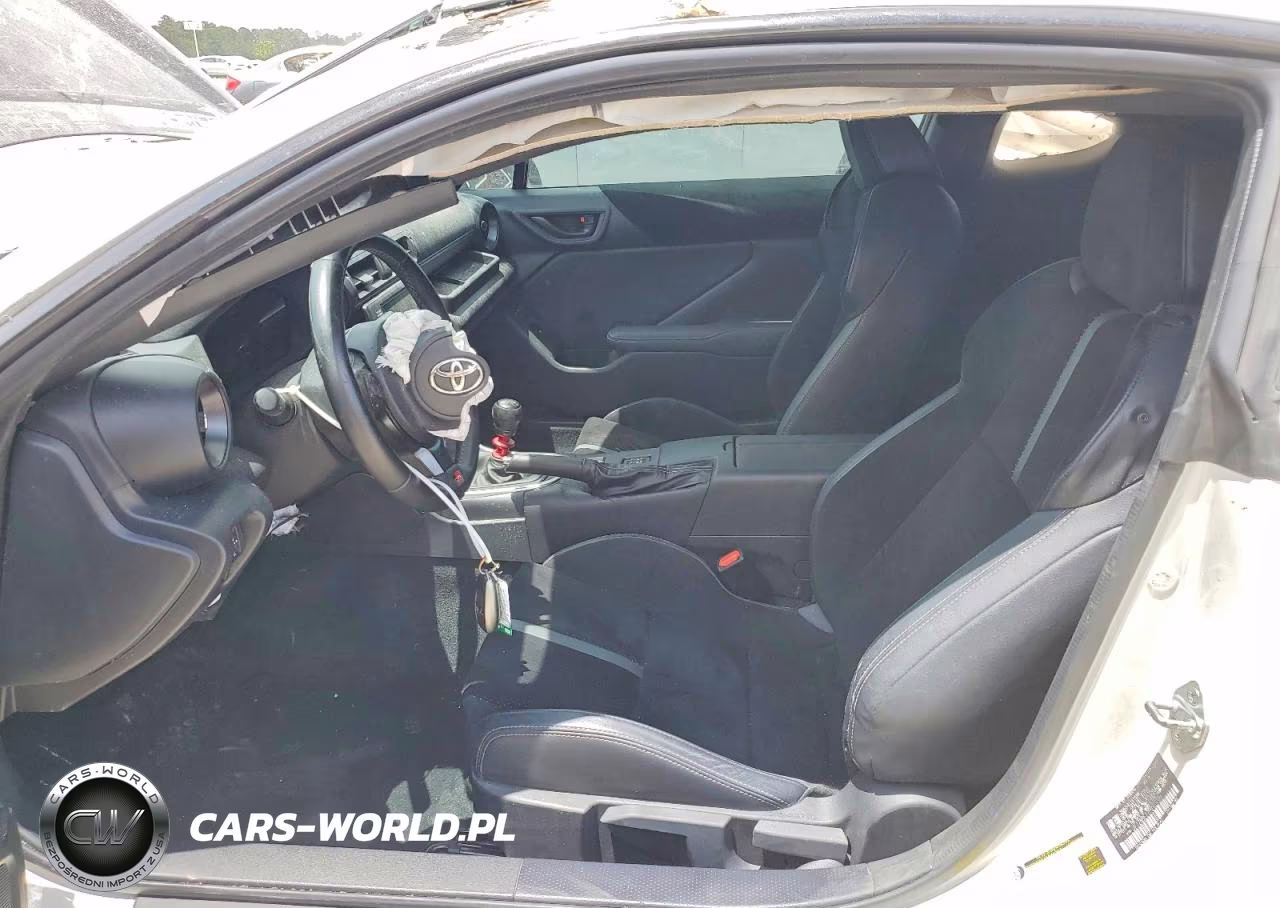 2023 Toyota Gr 86 Premium VIN:JF1ZNBE17P9765384 - 7