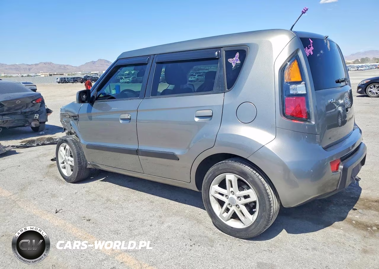 2010 Kia Soul + VIN:KNDJT2A23A7163175 - 2