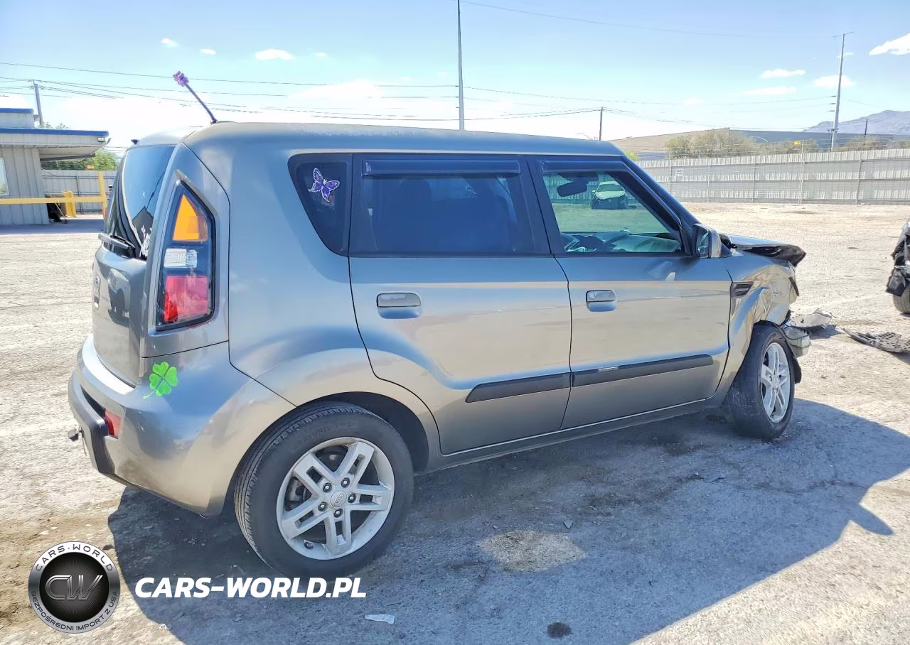 2010 Kia Soul + VIN:KNDJT2A23A7163175 - 3