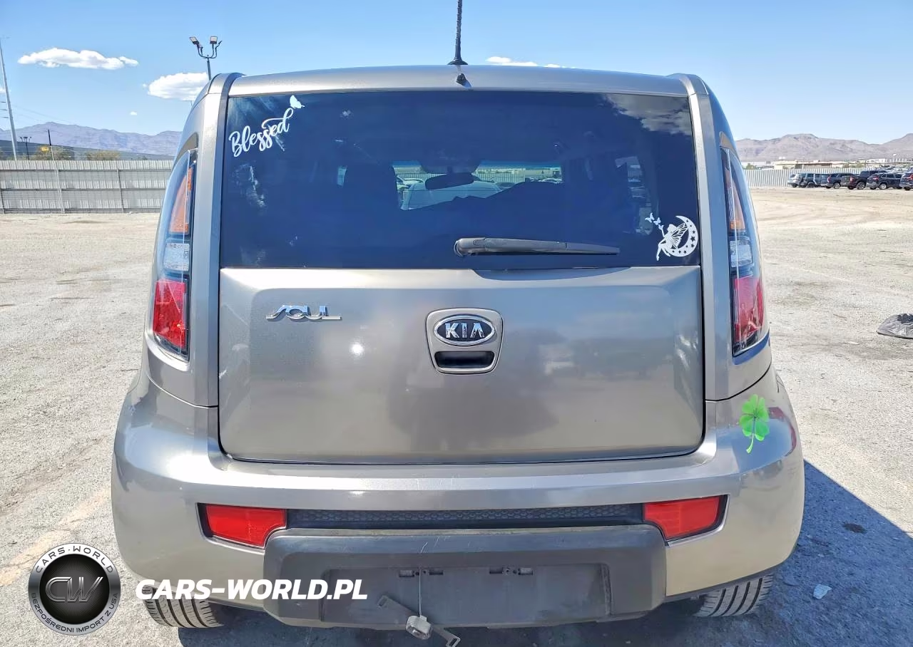 2010 Kia Soul + VIN:KNDJT2A23A7163175 - 6