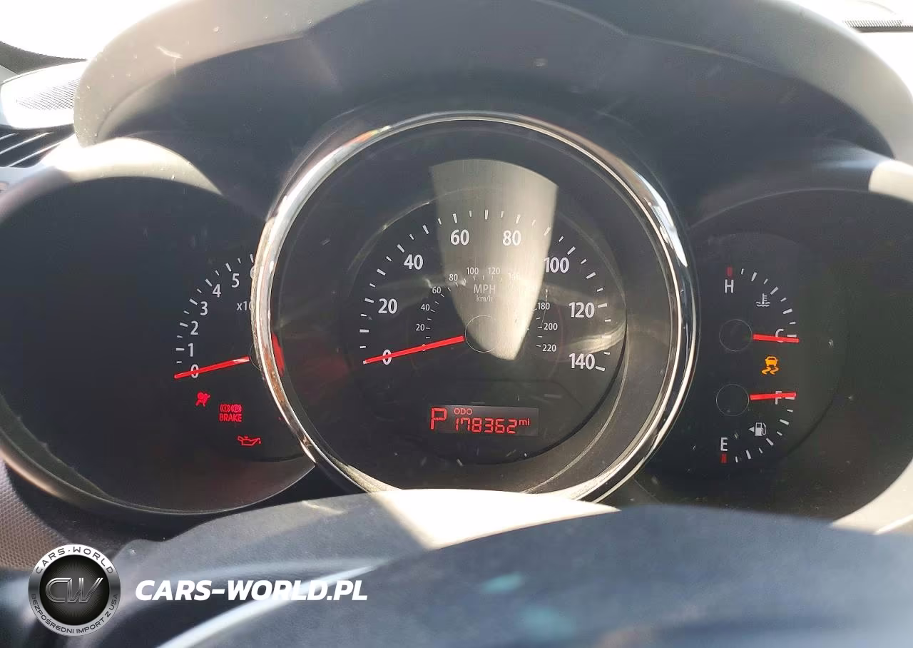 2010 Kia Soul + VIN:KNDJT2A23A7163175 - 9