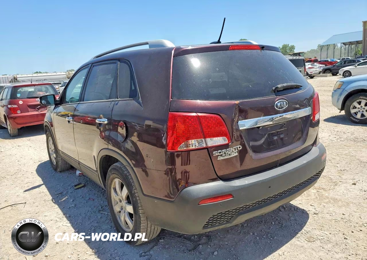 2012 Kia Sorento Lx VIN:5XYKT3A63CG248598 - 3