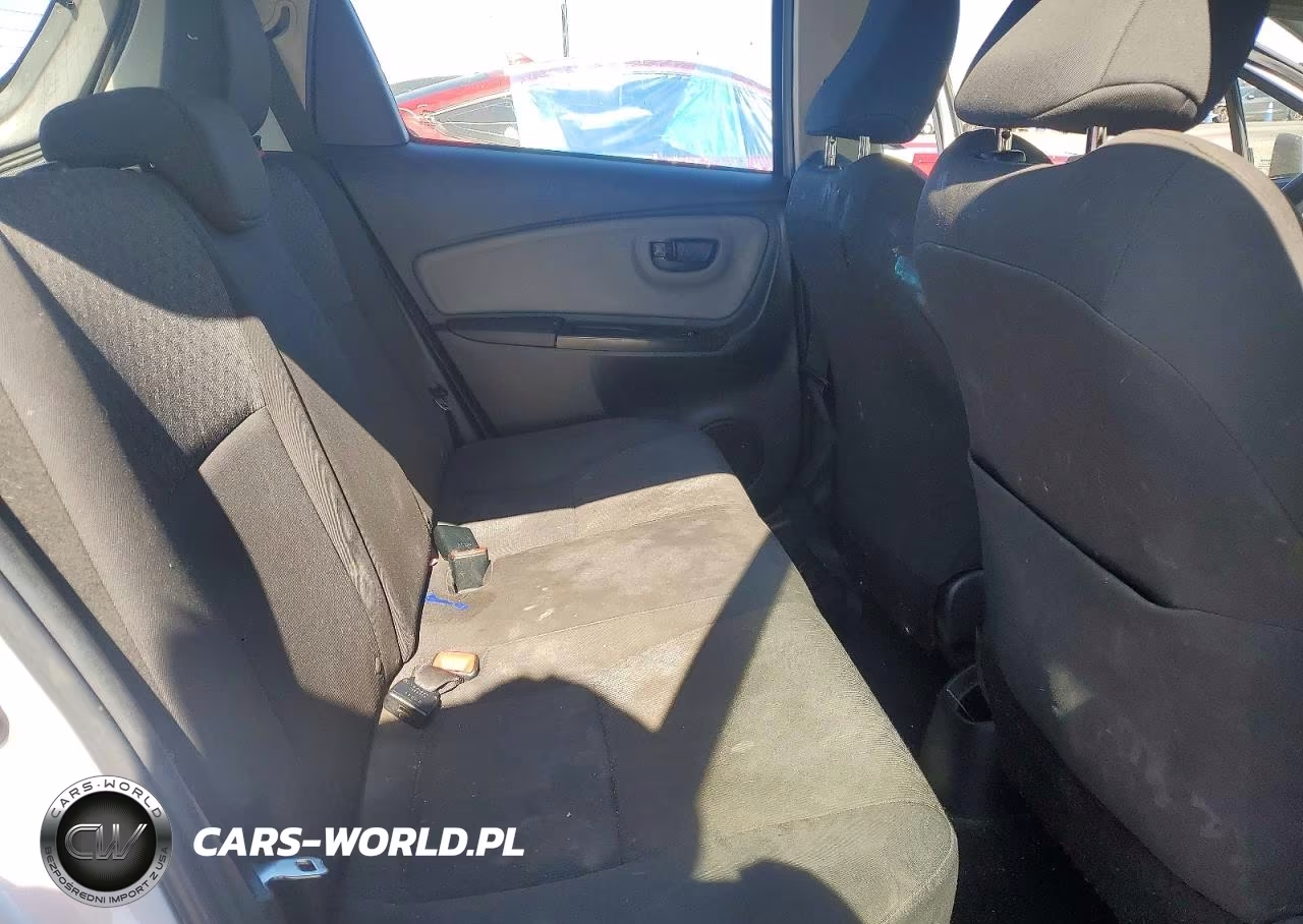 2015 Toyota Yaris 5-Door L VIN:VNKKTUD32FA033717 - 10