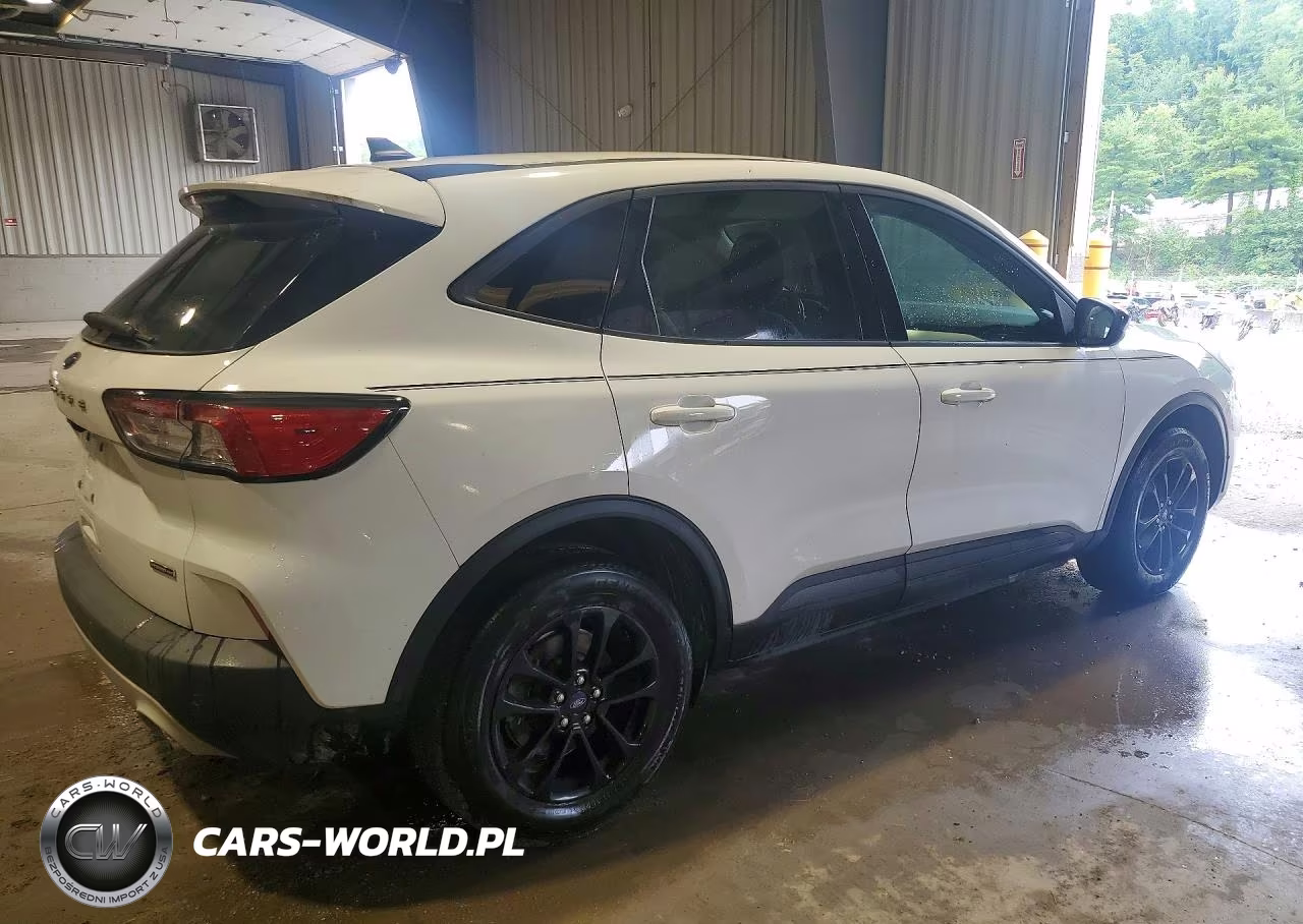 2020 Ford Escape Se Sport VIN:1FMCU9BZ3LUB13404 - 3