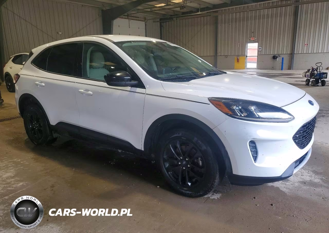 2020 Ford Escape Se Sport VIN:1FMCU9BZ3LUB13404 - 4