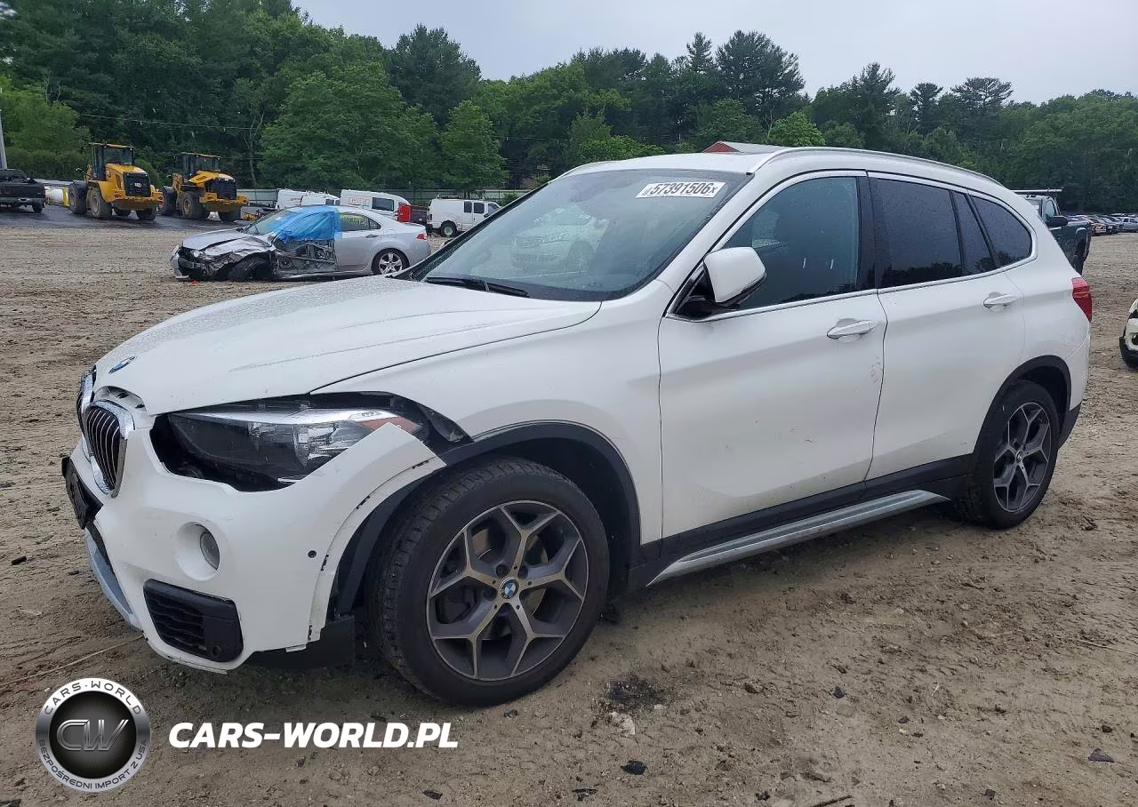 2018 BMW X1 xDrive28I VIN:WBXHT3C34J5L30815 - 1