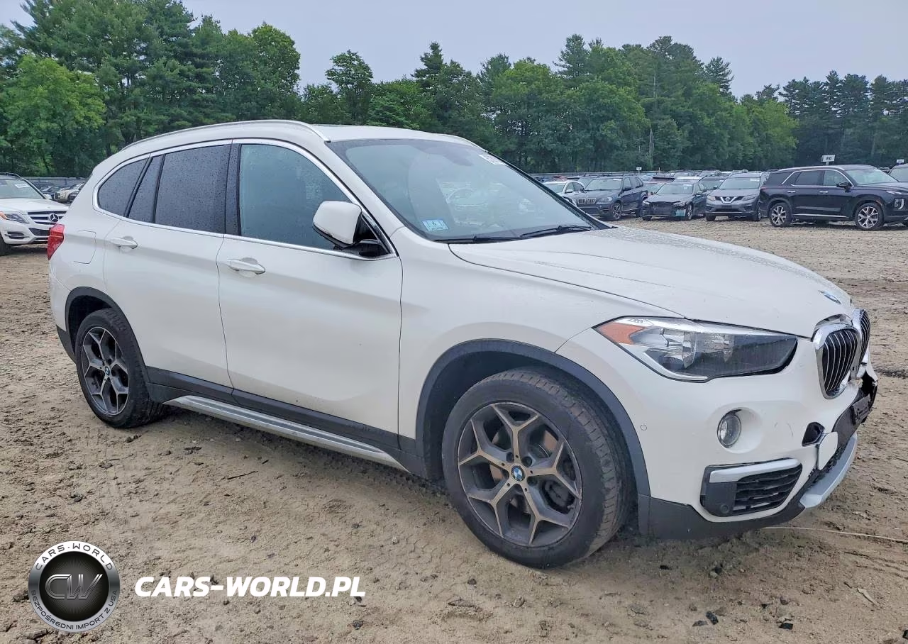 2018 BMW X1 xDrive28I VIN:WBXHT3C34J5L30815 - 4