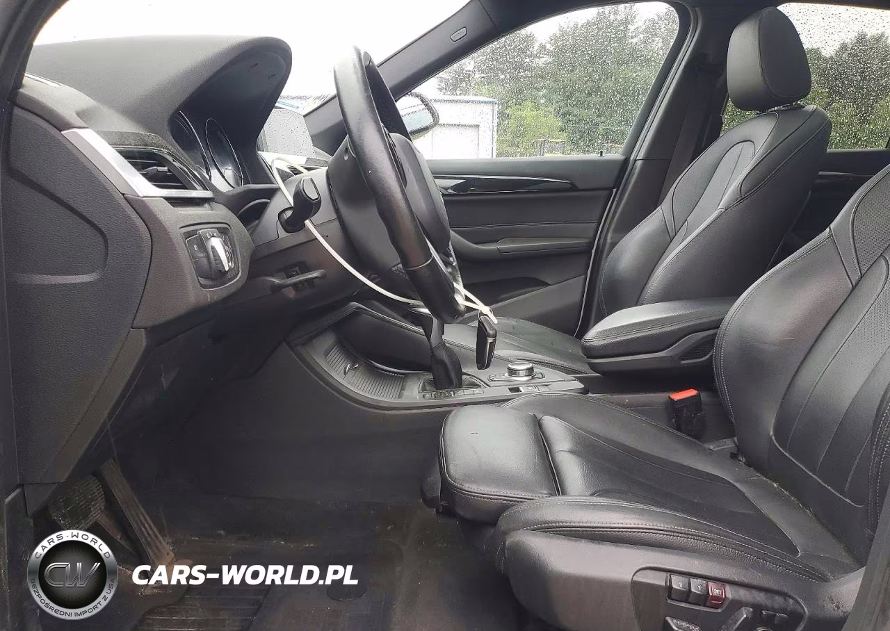 2018 BMW X1 xDrive28I VIN:WBXHT3C34J5L30815 - 7