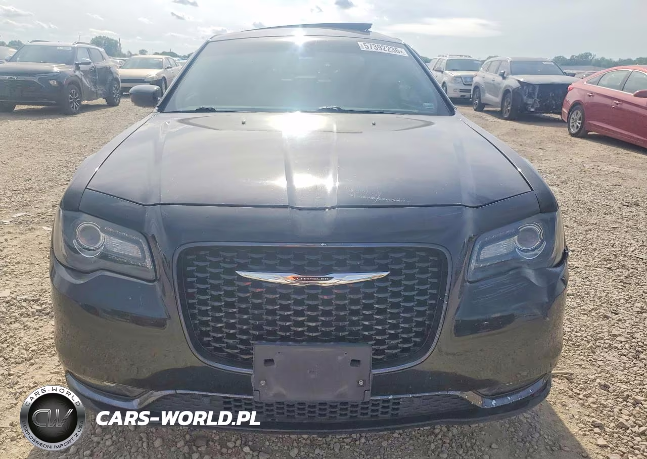 2016 Chrysler 300 S VIN:2C3CCABG7GH329065 - 5