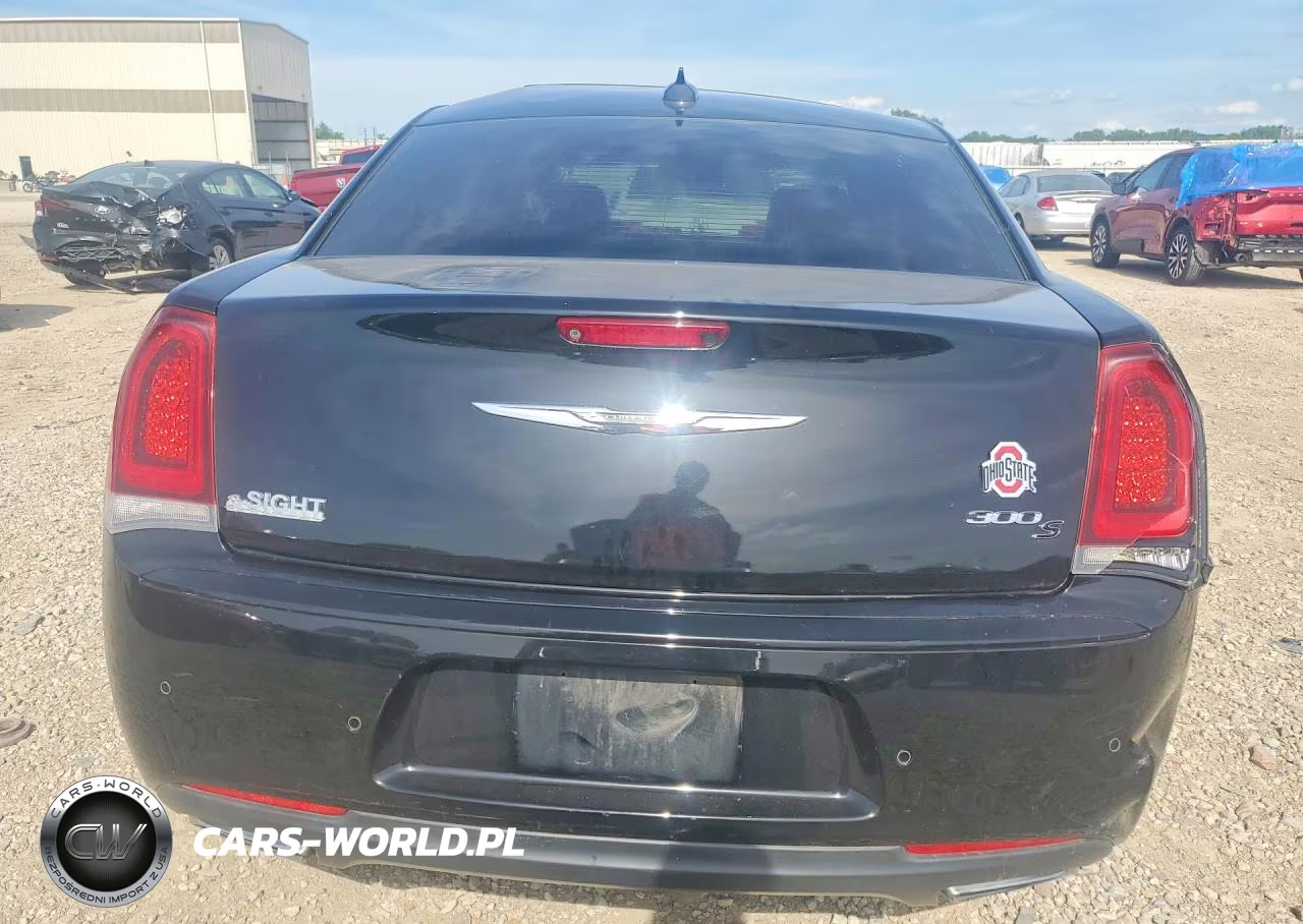 2016 Chrysler 300 S VIN:2C3CCABG7GH329065 - 6