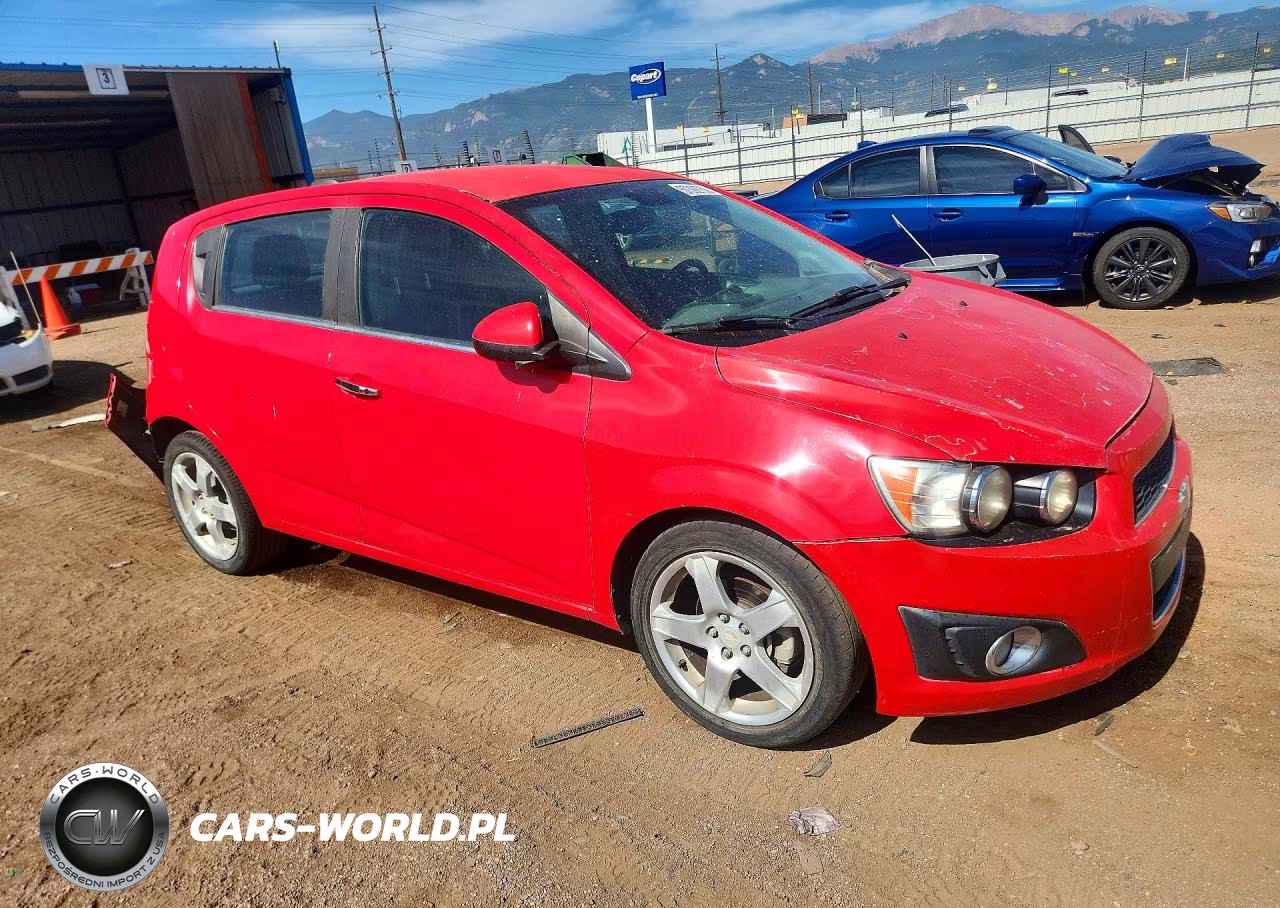 2015 Chevrolet Sonic VIN:1G1JE6SB0F4119393 - 4