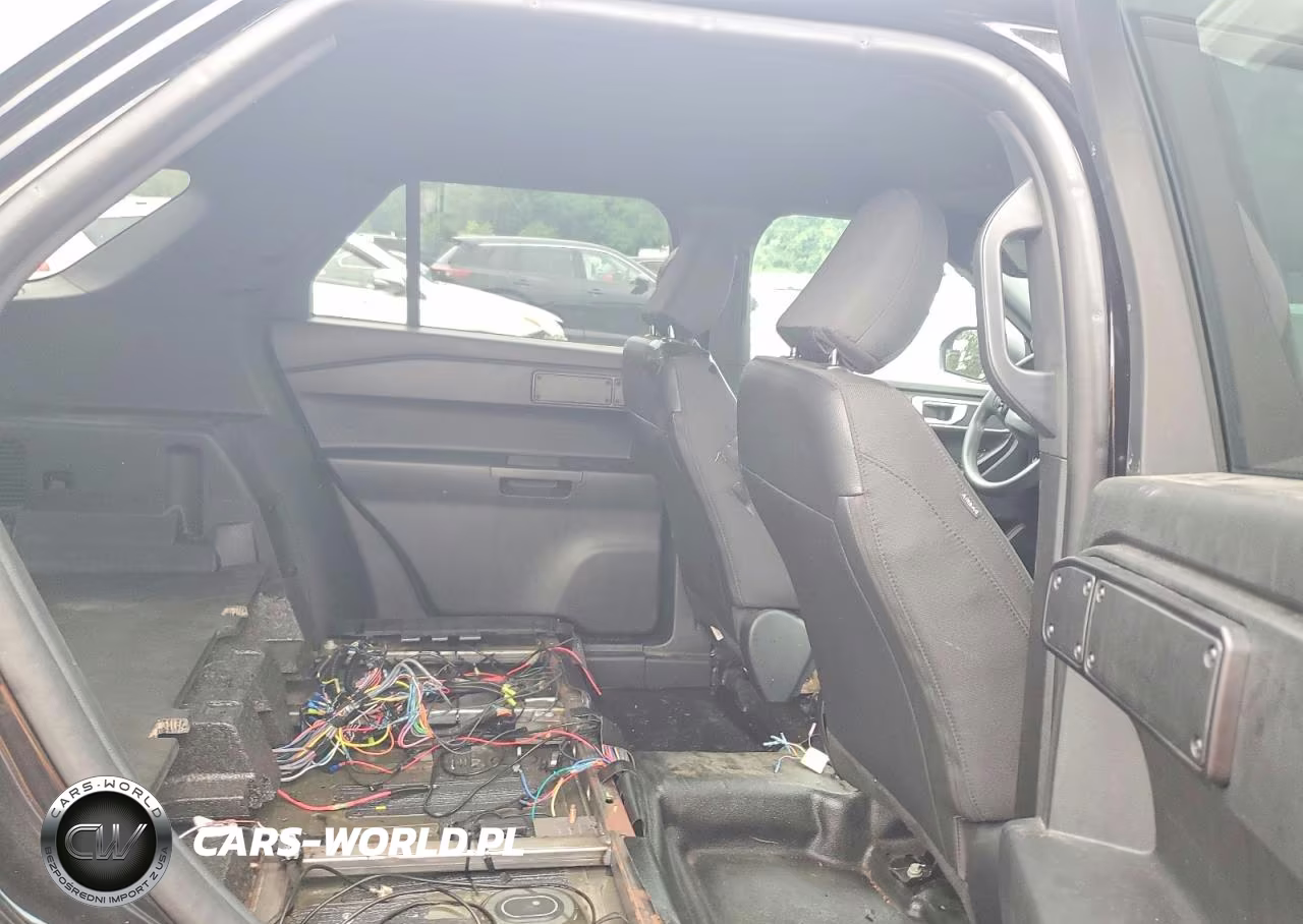 2023 Ford Explorer Police Interceptor VIN:1FM5K8AB1PGA62633 - 11