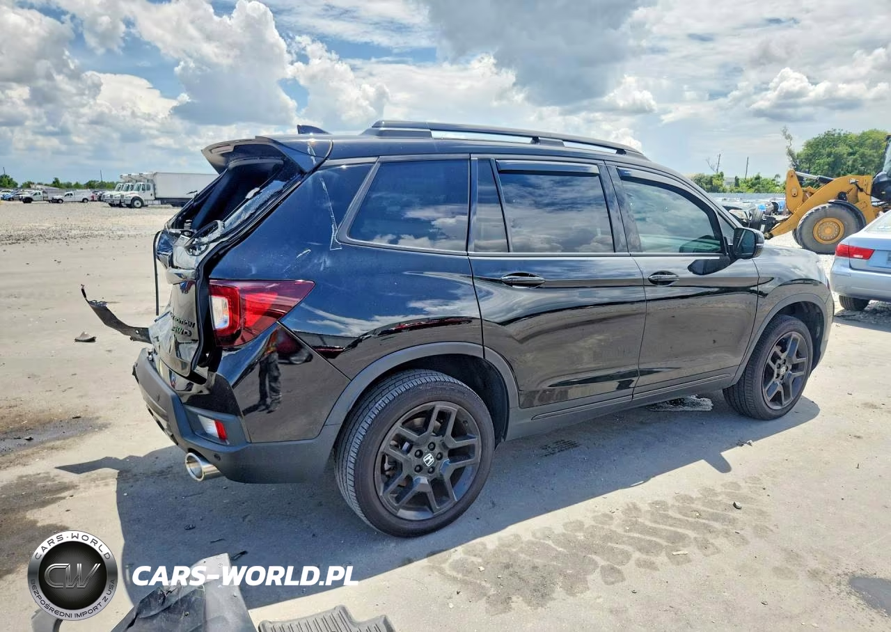2024 Honda Passport Black Edition VIN:5FNYF8H89RB009935 - 3