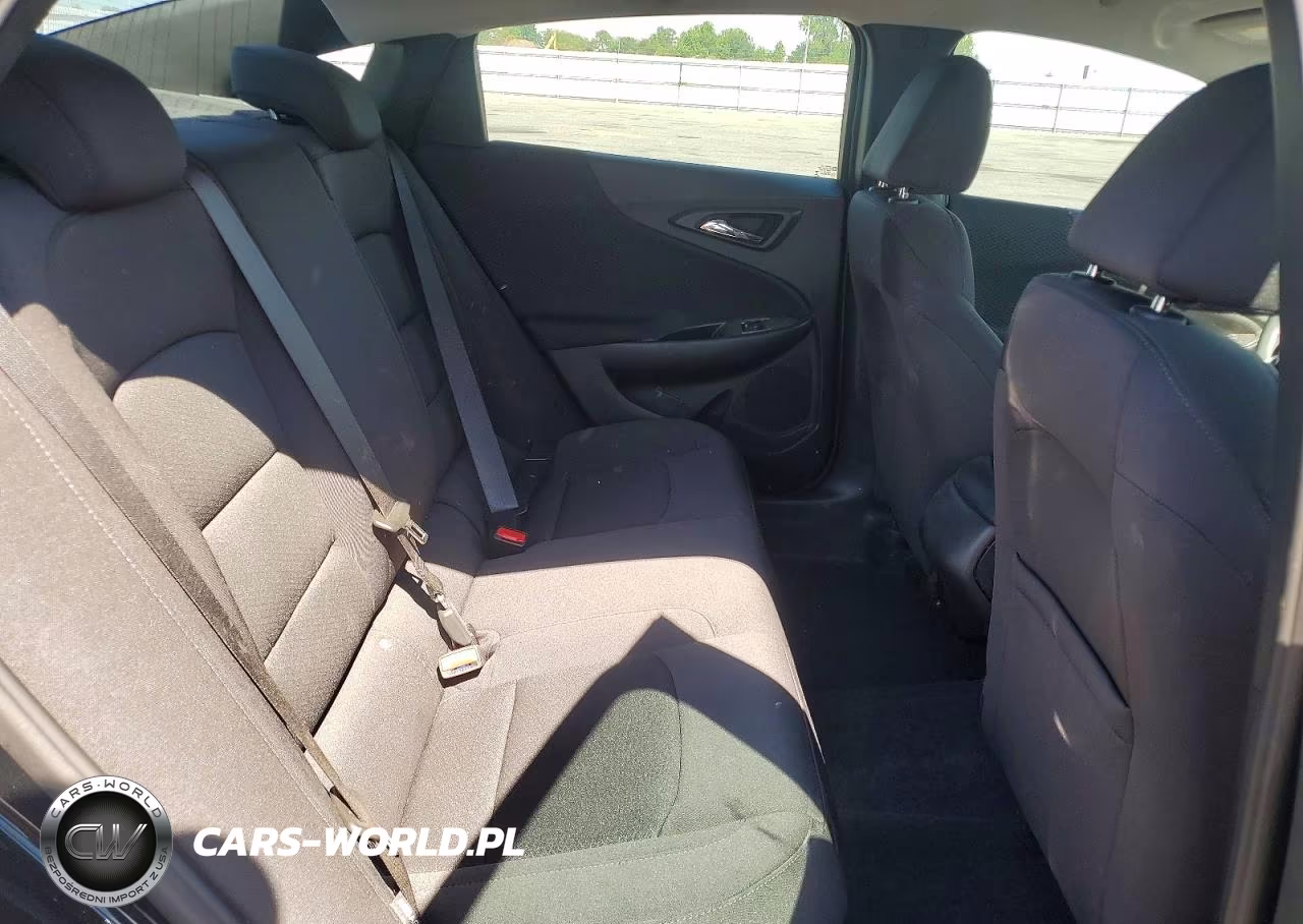 2023 Chevrolet Malibu Rs VIN:1G1ZG5ST8PF157590 - 10