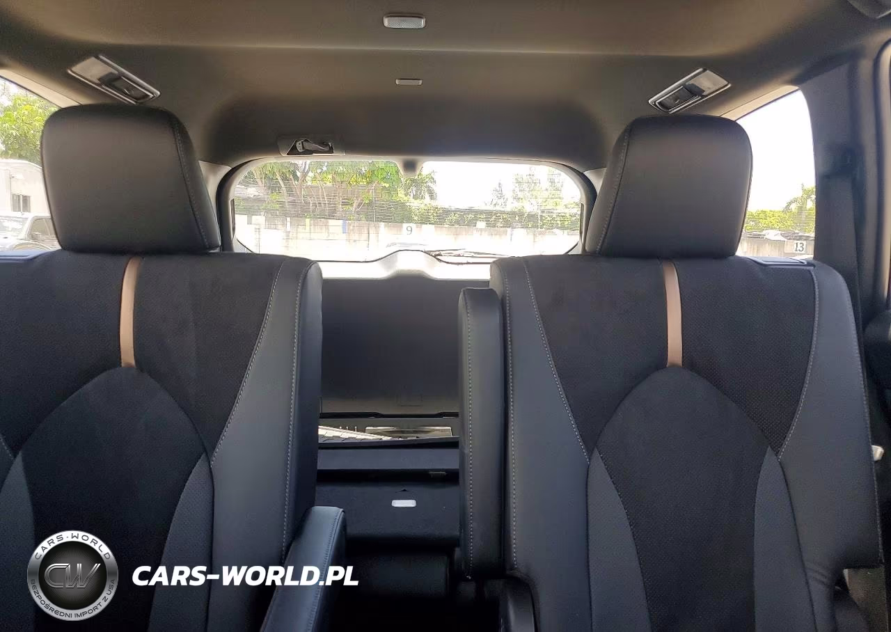 2026 Toyota Grand Highlander Hybrid Max Platinum VIN:5TDADAB54TS030546 - 10