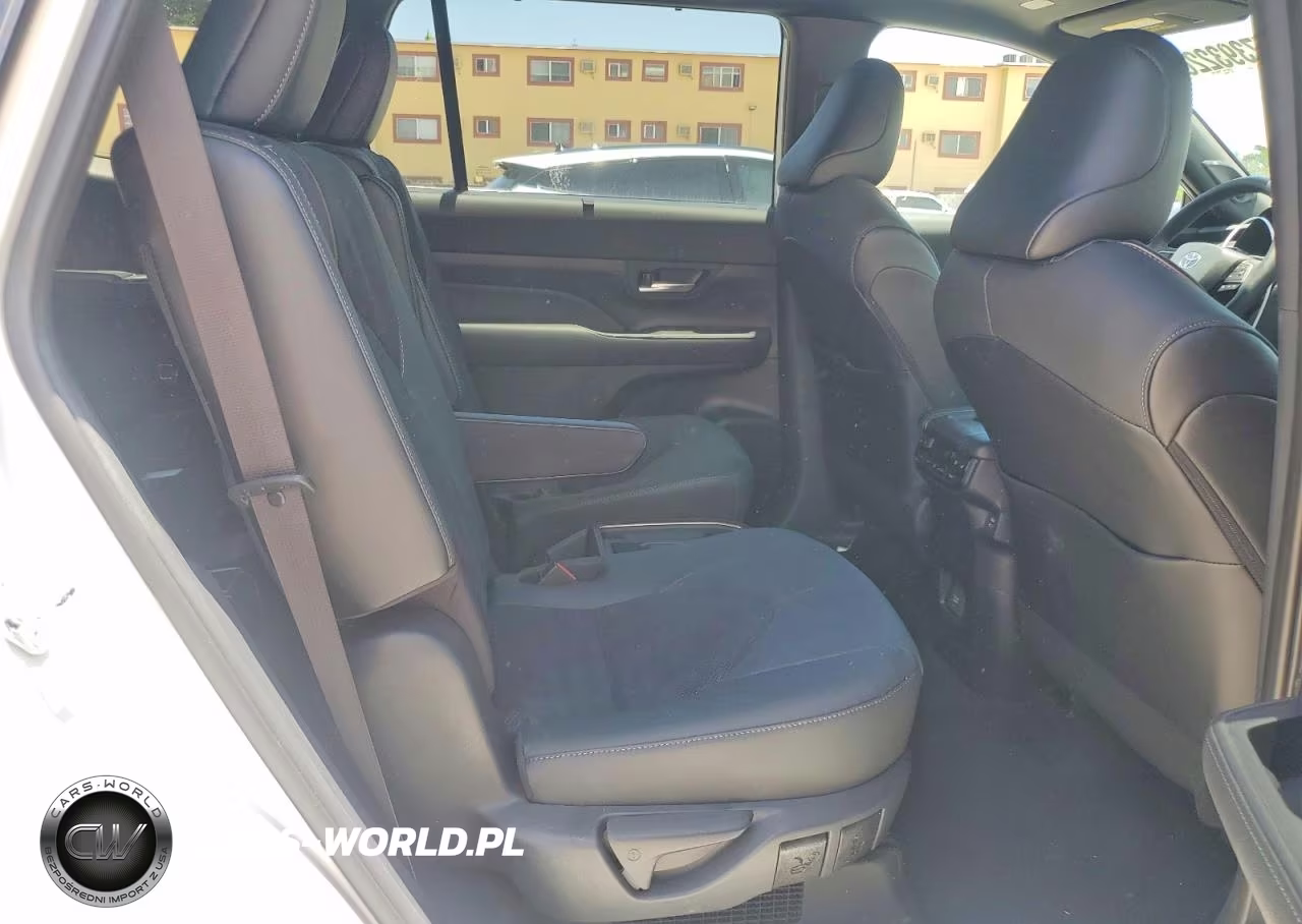 2026 Toyota Grand Highlander Hybrid Max Platinum VIN:5TDADAB54TS030546 - 11