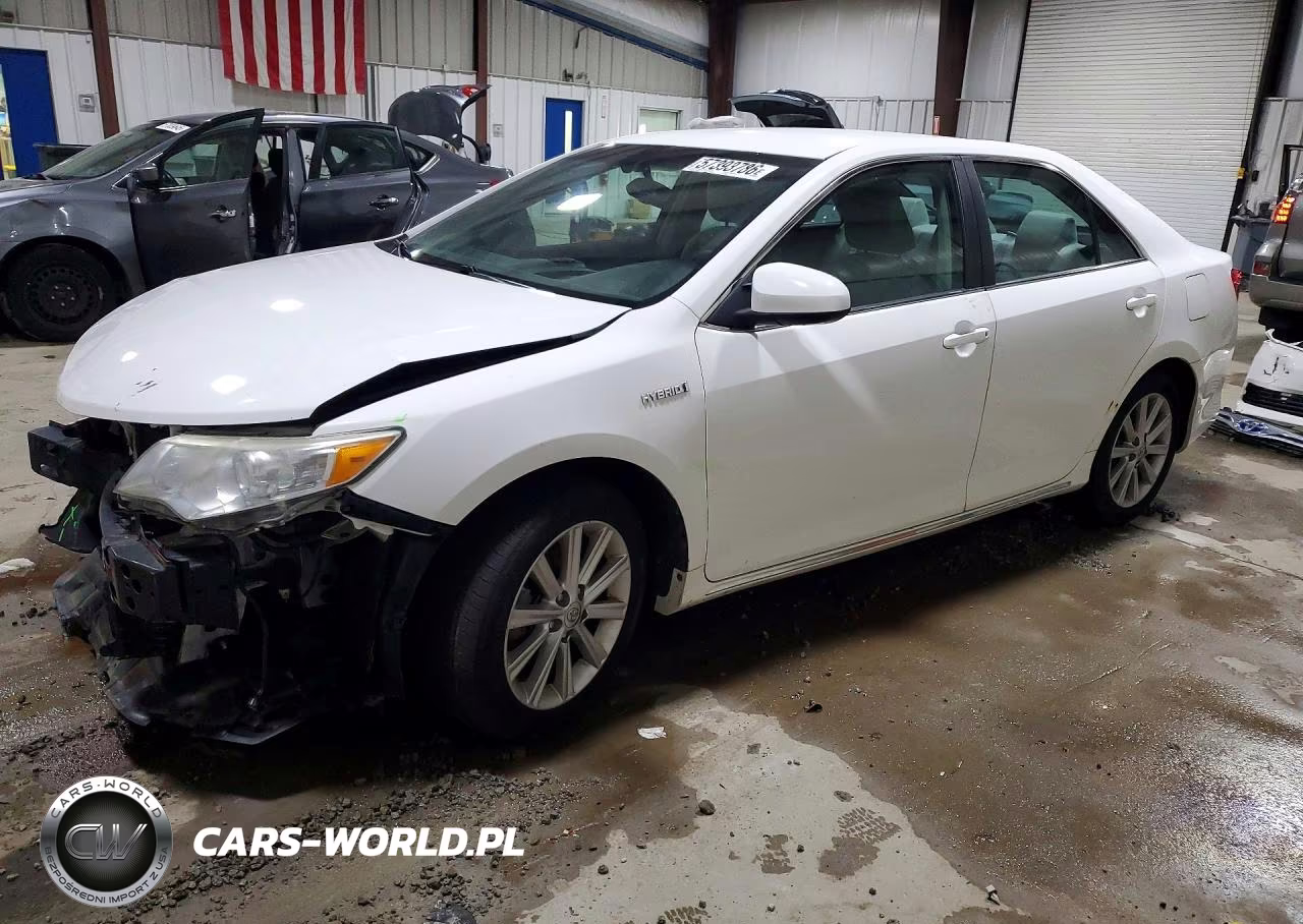 2014 Toyota Camry Hybrid Xle – zdjęcie 1 z 13